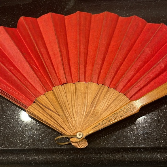 Asian Hand Painted Canvas Folding Fan - Picture 4 of 5